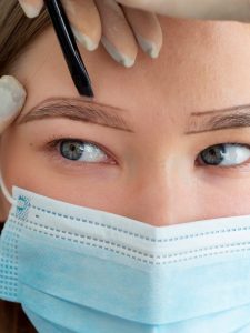 فرم های مختلف کاشت ابرو و تأثیر آن ها بر حالت صورت و چشم ها